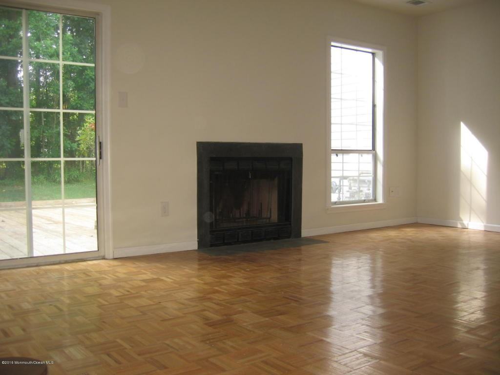 266 Fairfield Pl - Photo 3 of 6