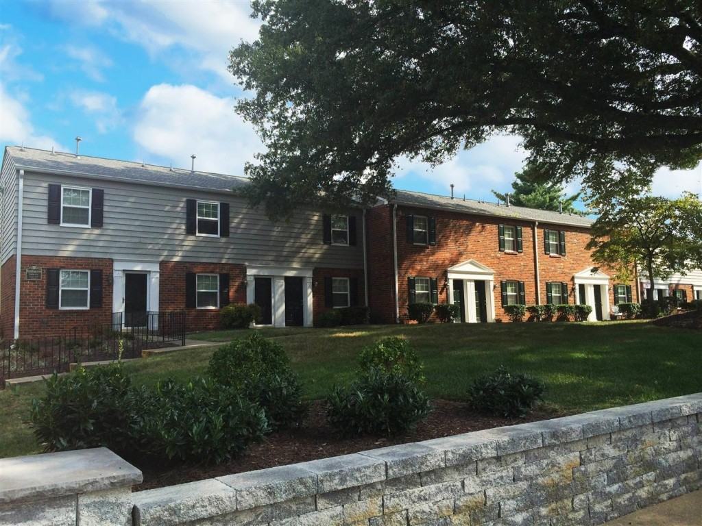Staples Mill Townhomes - Photo 3 of 19