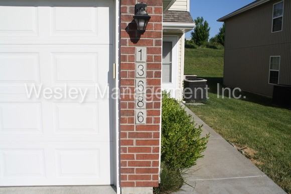 13686 Oak Valley Dr - Photo 2 of 29