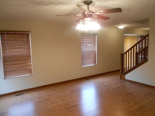 336 Sycamore Dr - Photo 2 of 22