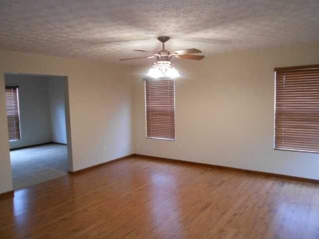 336 Sycamore Dr - Photo 3 of 22