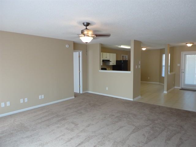 109 Parkview Dr - Photo 3 of 12