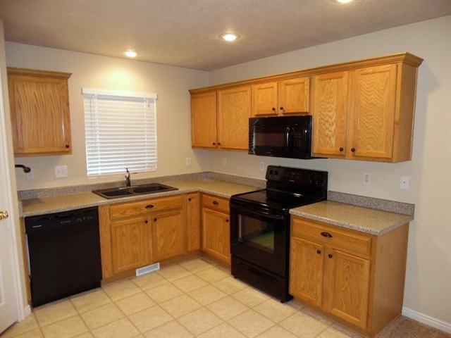 10522 Cedar Wood Ln - Photo 3 of 14