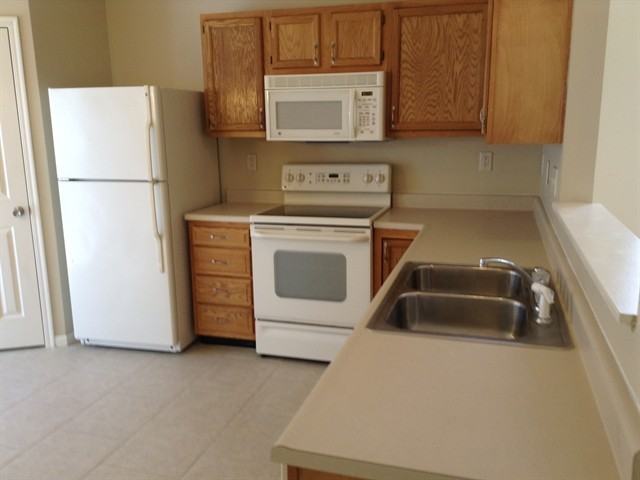 10717 Hanover Ct - Photo 2 of 7