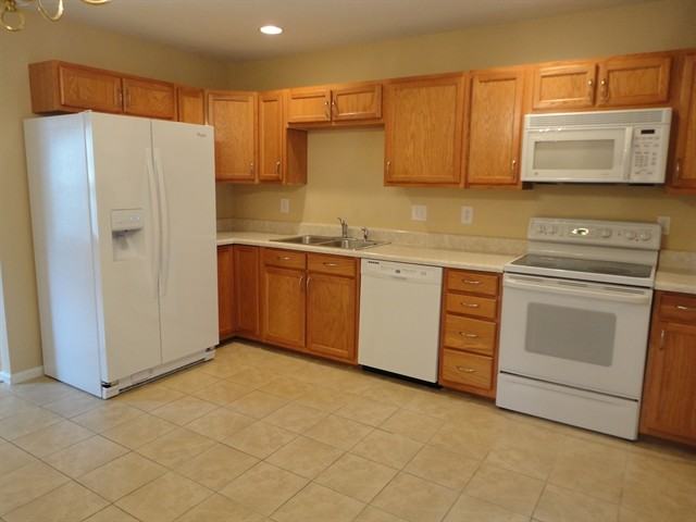 414 Weston Ct - Photo 3 of 8