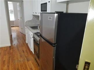 Broadway & W 97th St