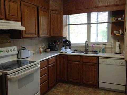 11719 84 Ave NW - Photo 3 of 8