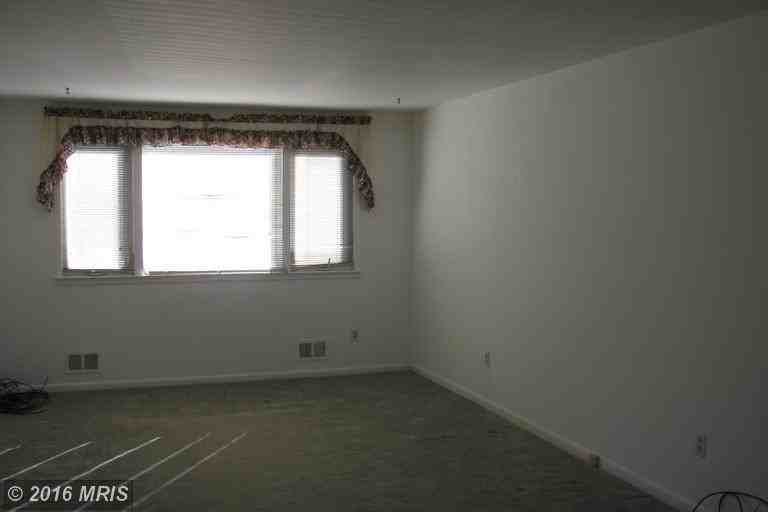 15 Maple St - Photo 2 of 28