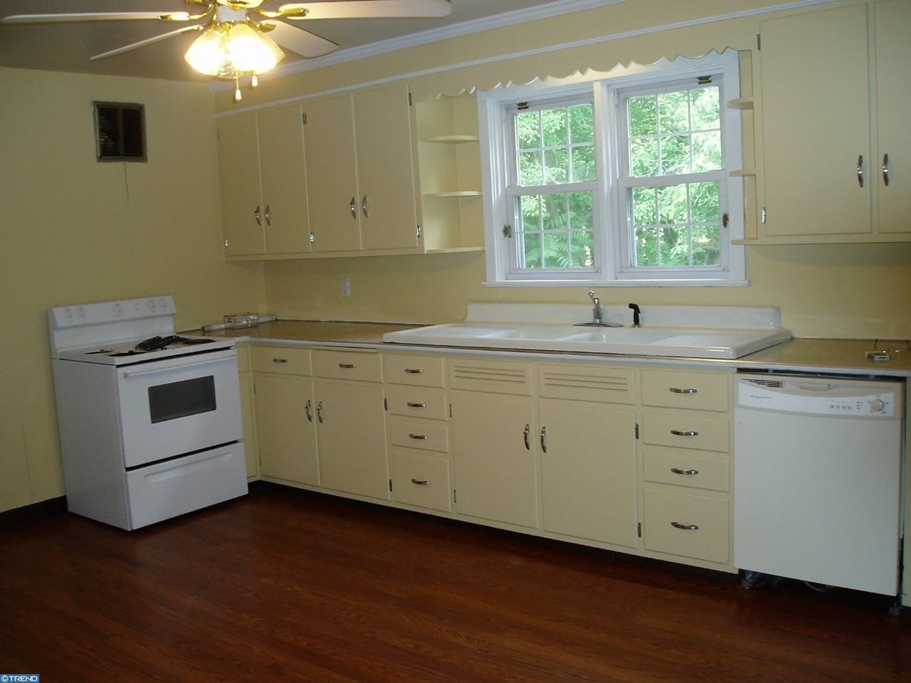 1604 High Hill Rd - Photo 3 of 12