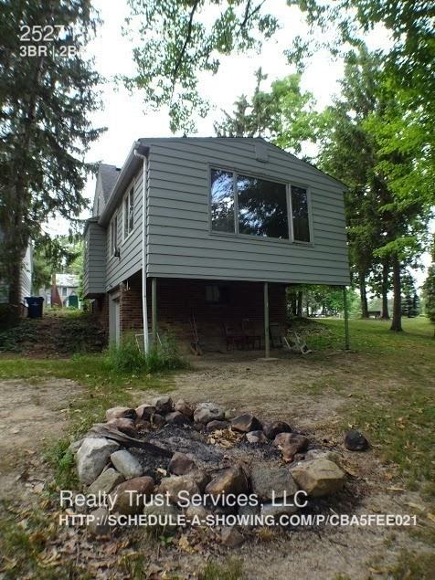2527 River Rd - Photo 2 of 20