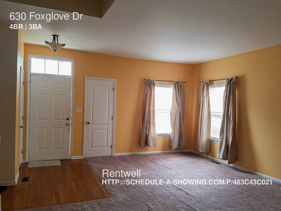 630 Foxglove Dr - Photo 3 of 9