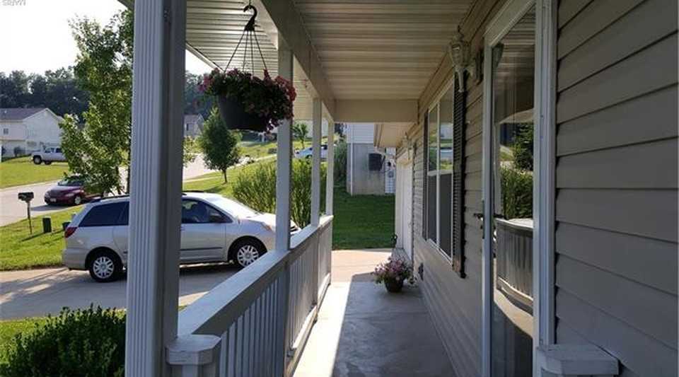 33 Hickory Cir - Photo 3 of 9