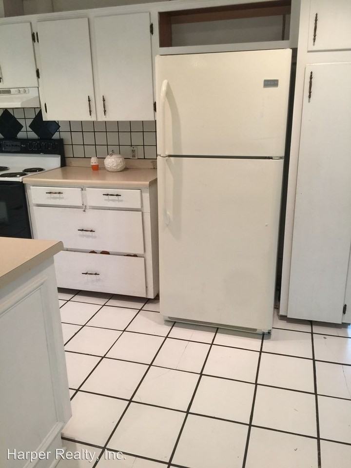 117 Pioneer Pl - Photo 2 of 11