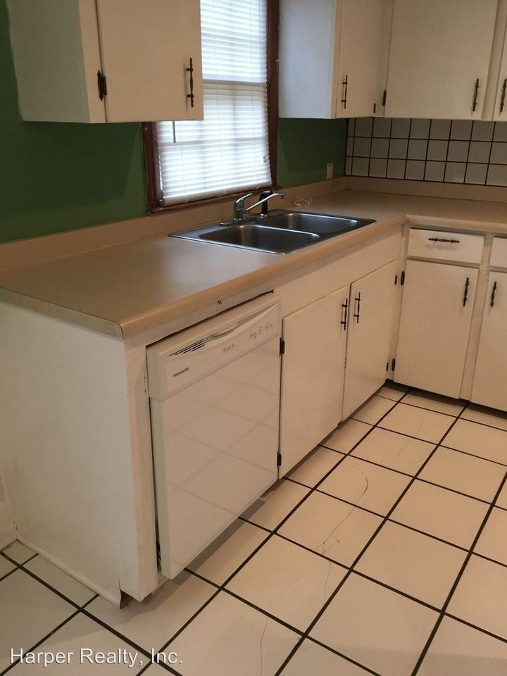 117 Pioneer Pl - Photo 3 of 11