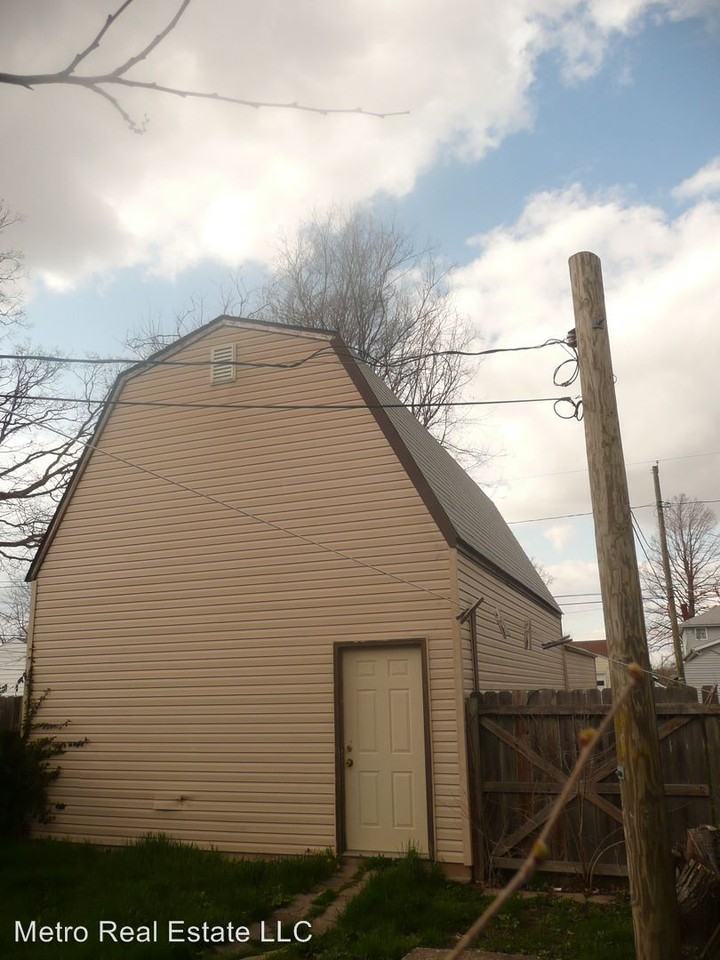 1420 3rd St - Photo 2 of 7