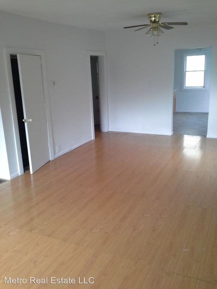 1420 3rd St - Photo 3 of 7