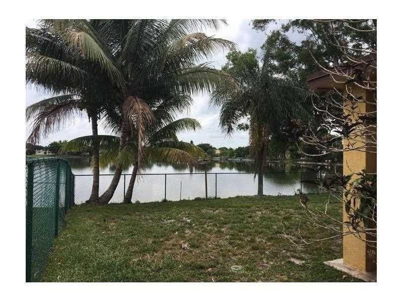 8641 NW 4th St - Photo 3 of 8