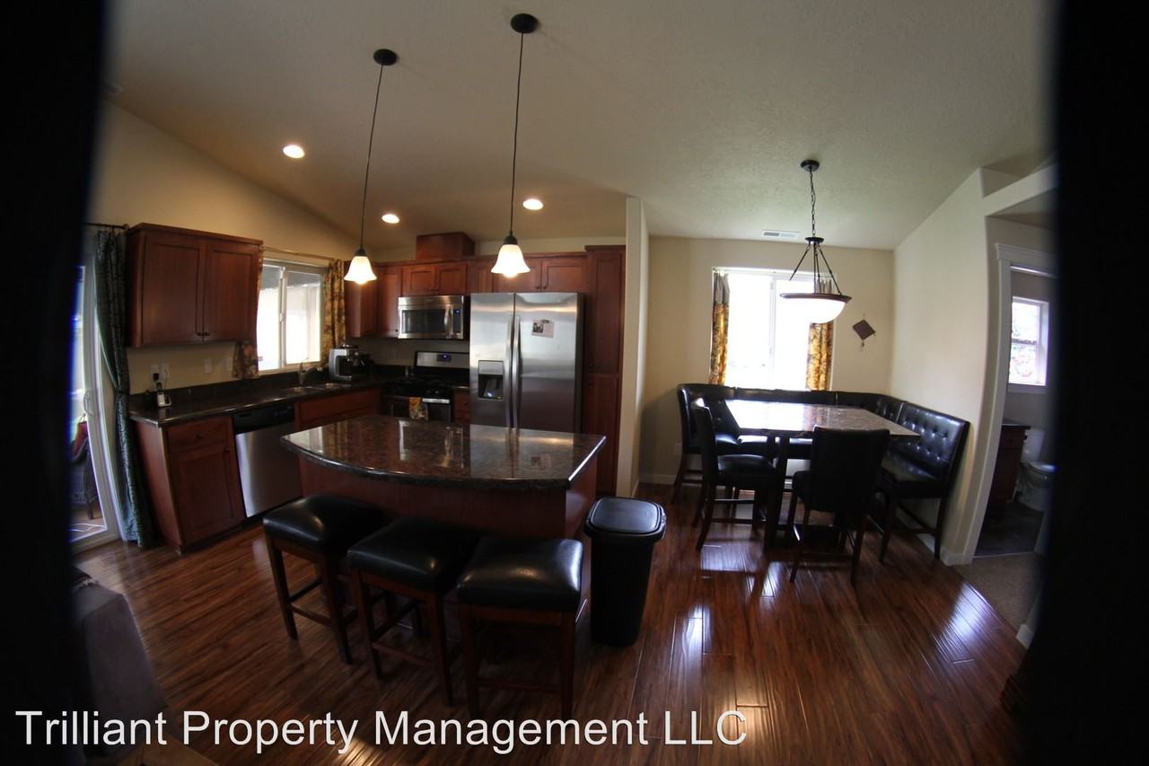 2237 Equestrian Loop S - Photo 3 of 78