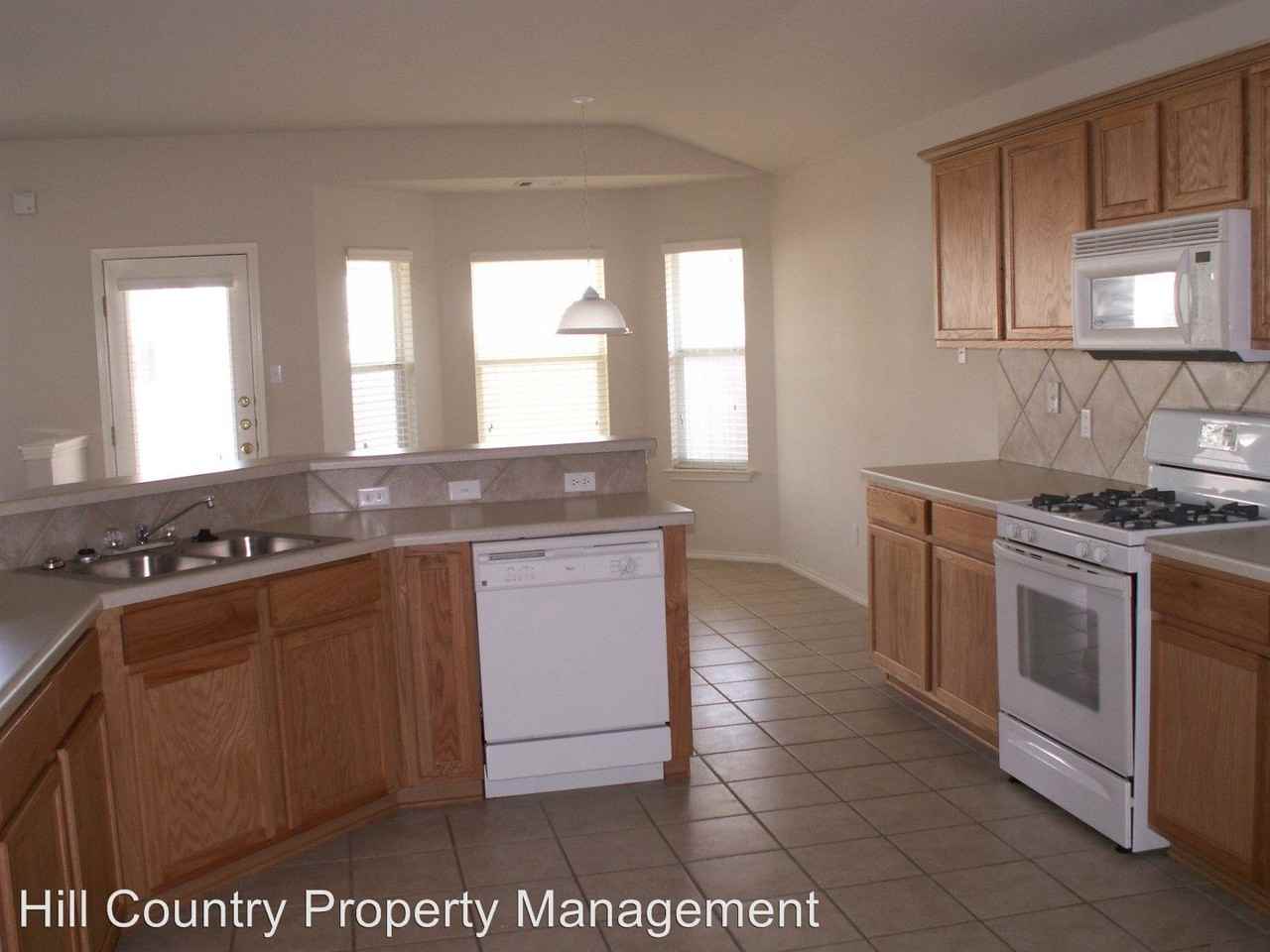 1404 Mickey Mantle Pl - Photo 3 of 6