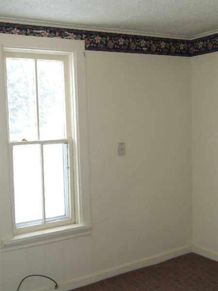 651 Butterworth St SW - Photo 3 of 7