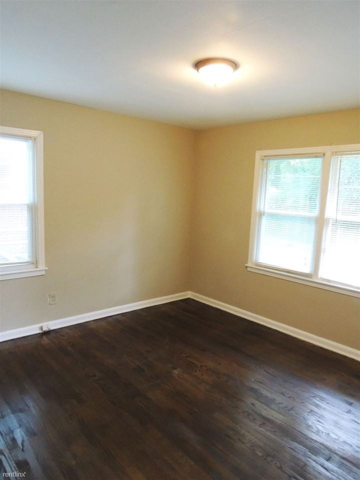 2075 Meador Ave SE - Photo 3 of 8