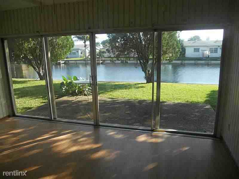 6612 NW 78th St - Photo 2 of 4