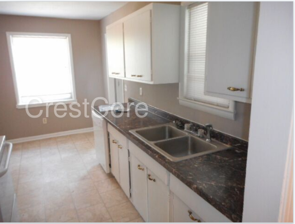 4866 Berrydale Ave - Photo 3 of 11