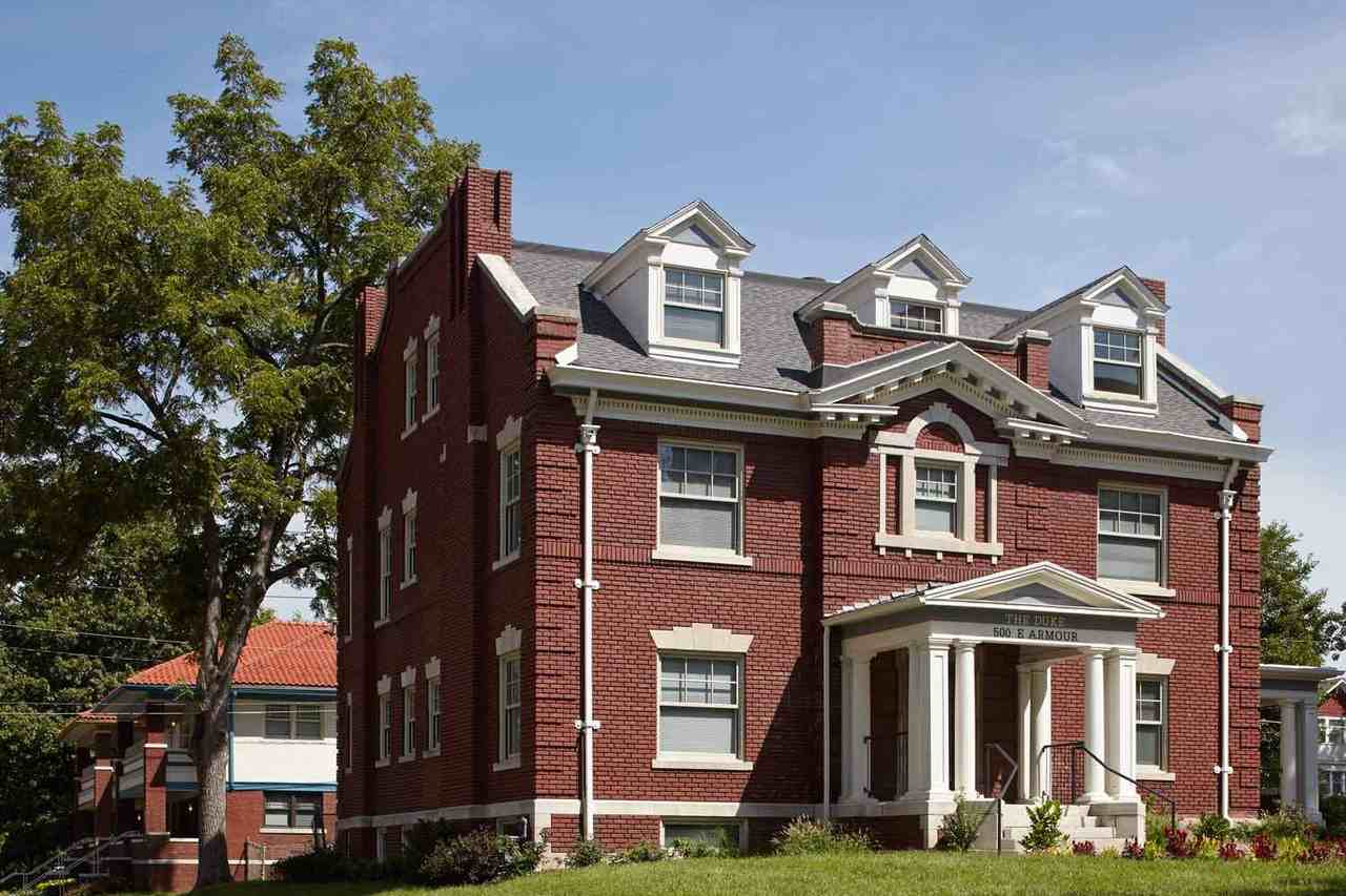 The Duke - Photo 2 of 31