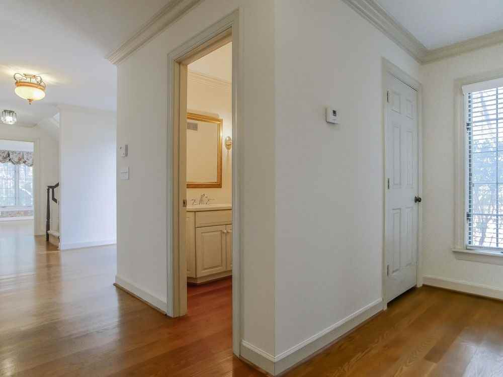 1912 Ashbrook Dr - Photo 3 of 42