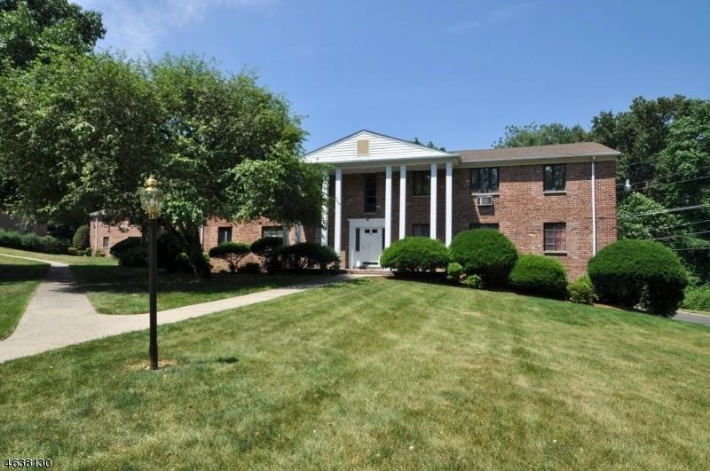 92 Troy Dr #92D - Photo 2 of 13