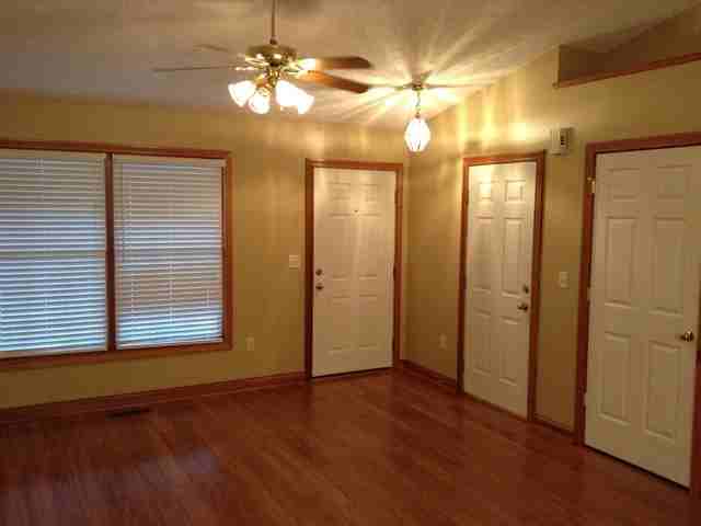 437 Georgia Dr - Photo 2 of 13