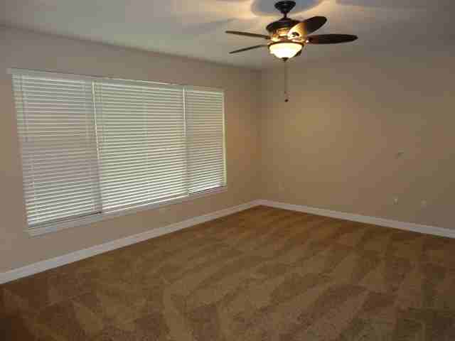 20217 Heritage Point Dr - Photo 3 of 14