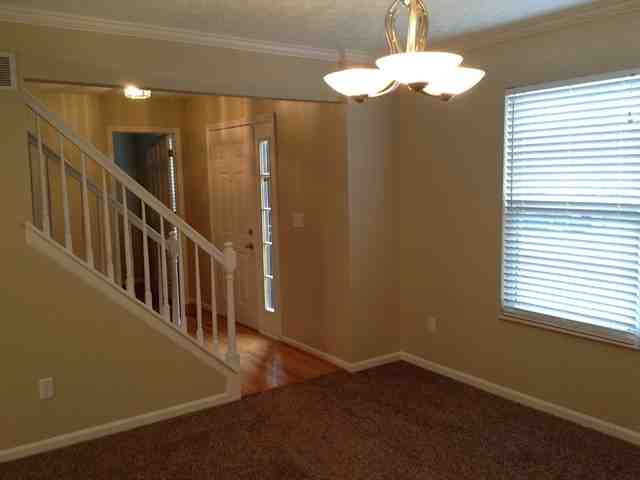 989 Vixen Dr - Photo 2 of 16