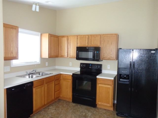 10511 Glory Meadow Ct - Photo 3 of 9