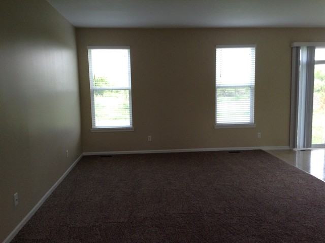 1301 Lilac Ln - Photo 3 of 13