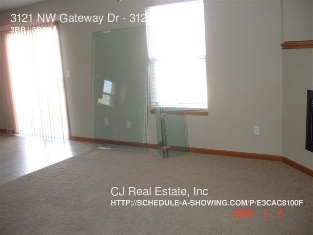 3121 NW Gateway Dr #3121GATE - Photo 2 of 6