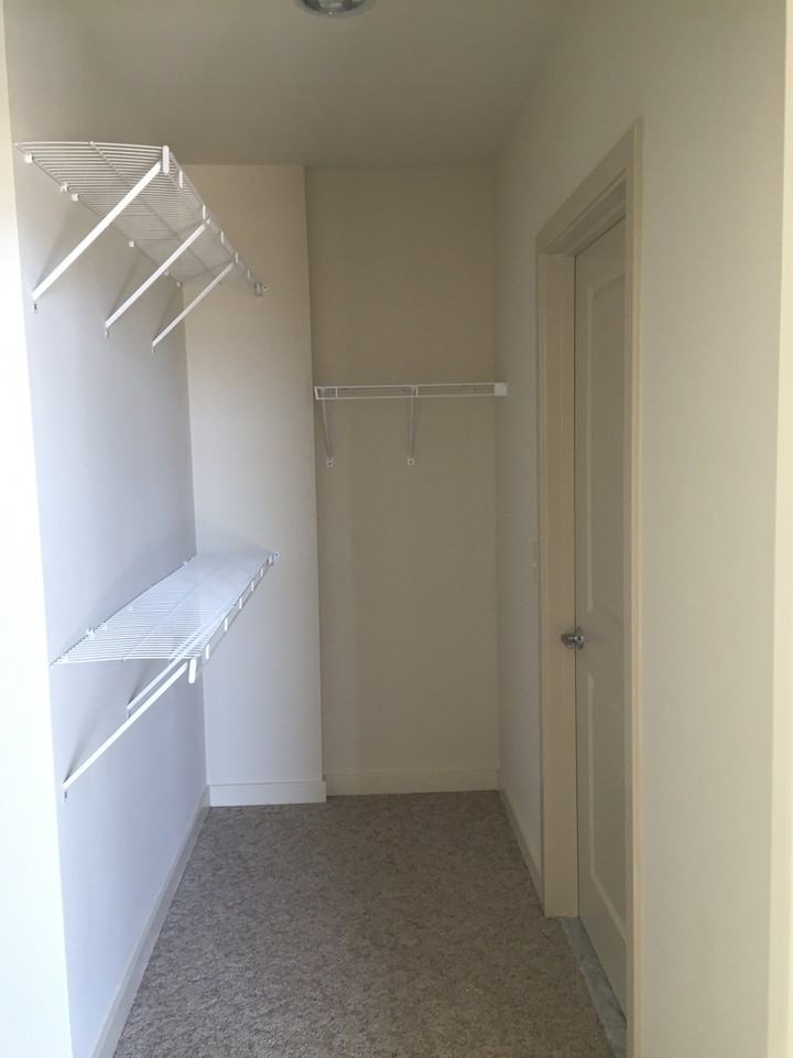 1128 N Irving - Photo 2 of 8