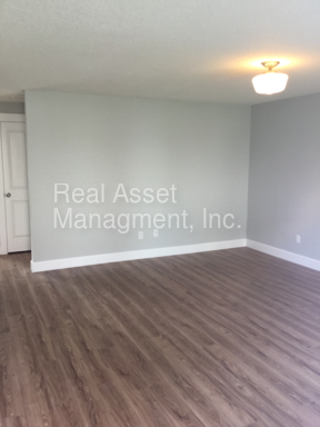 1601 Kauffman Ave - Photo 3 of 3