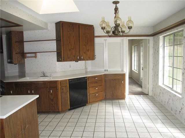 5563 Peacock Ln - Photo 3 of 22