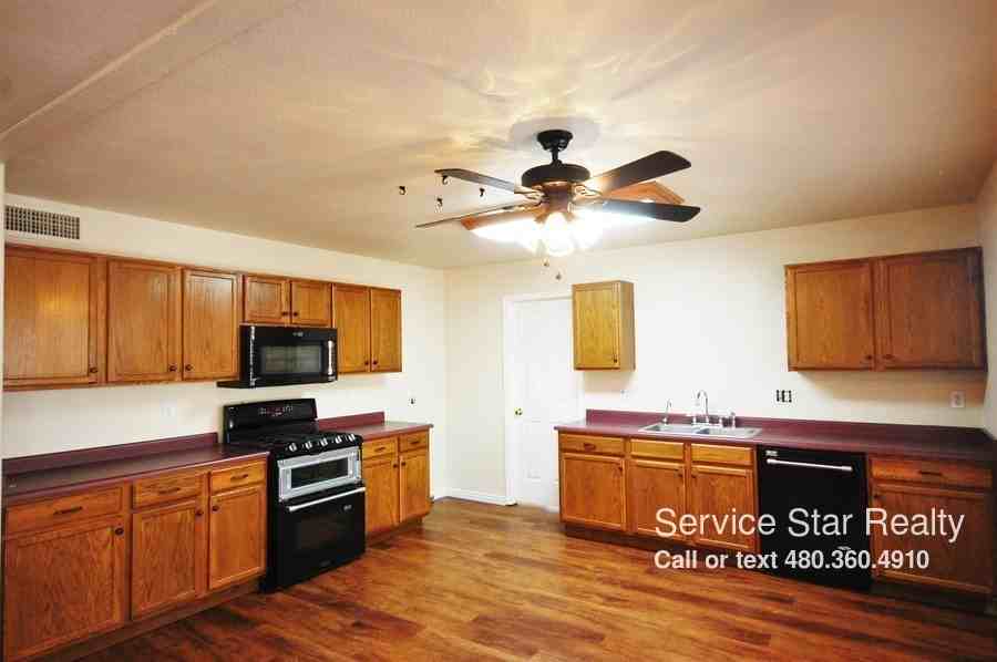 10604 W Angels Ln - Photo 3 of 24