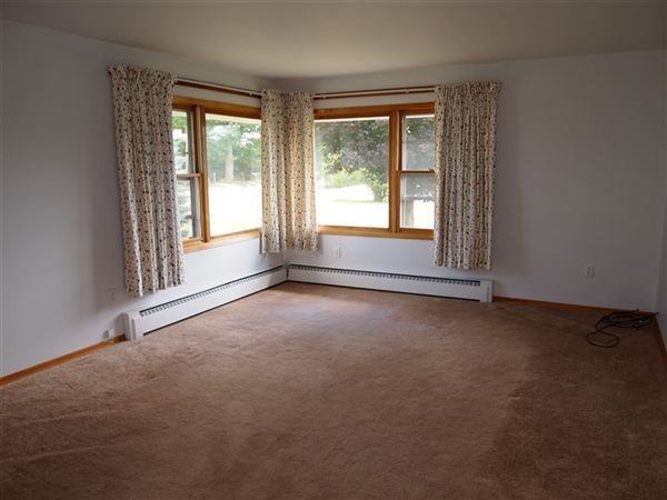 3911 Spotts Rd - Photo 2 of 6