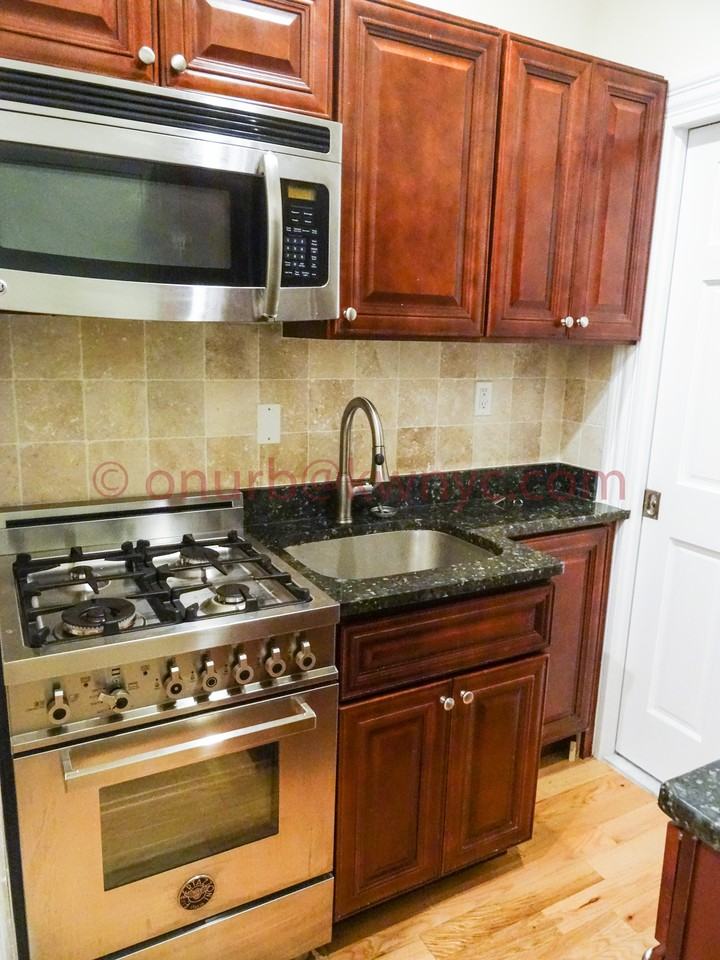 3rd Ave & Stuyvesant St #5