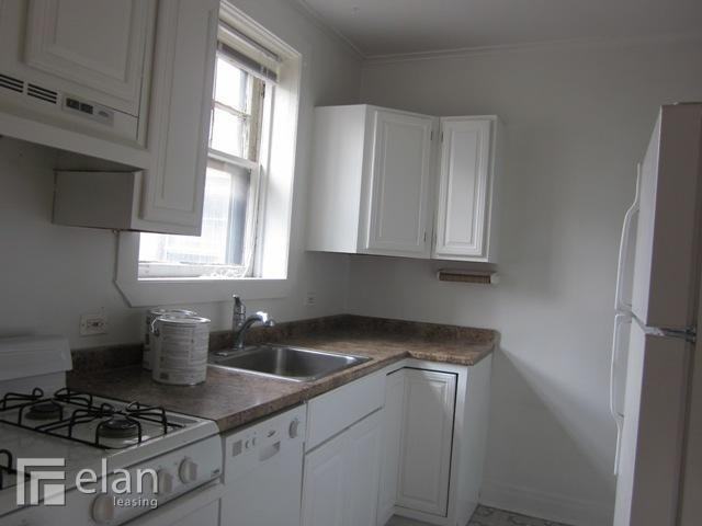 925 Forest Ave - Photo 3 of 10