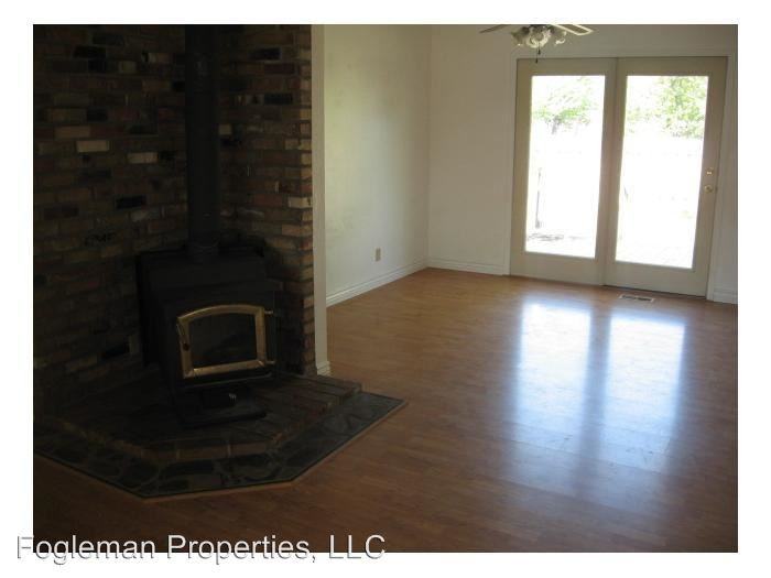 1410 N 2nd E - Photo 3 of 10