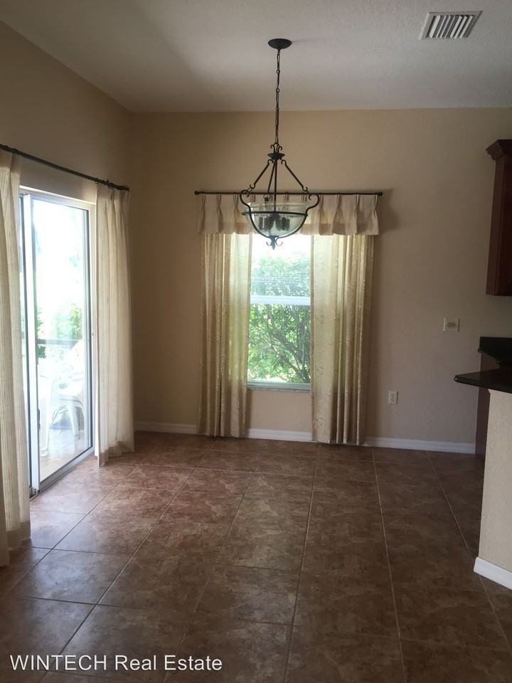 4017 Dunmore Dr - Photo 3 of 21