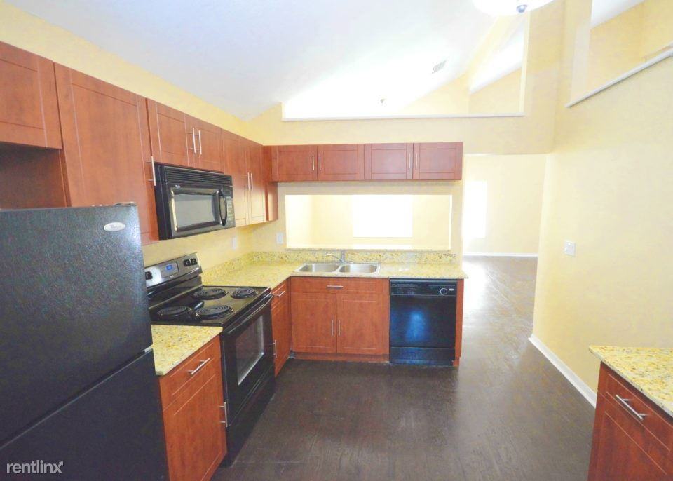 1330 Gangplank Dr - Photo 2 of 6