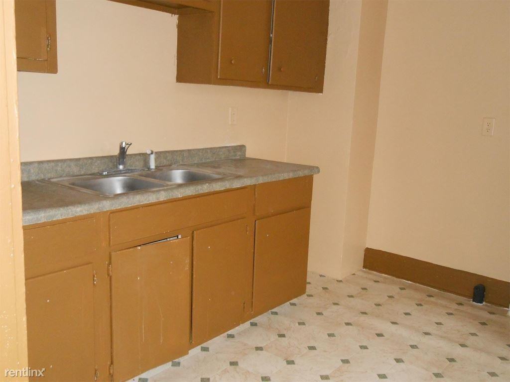 1601 Fassnacht Ave - Photo 3 of 4