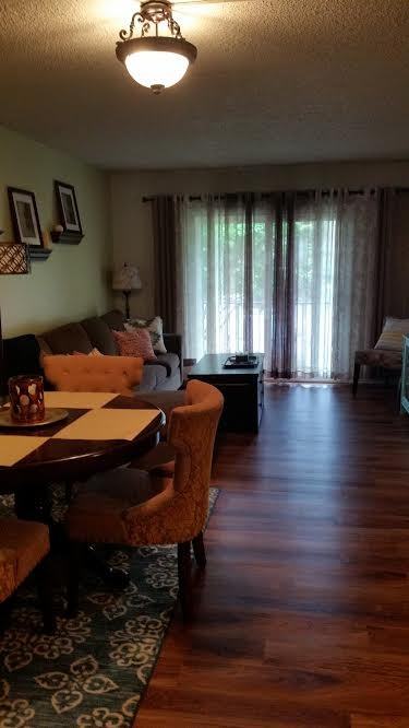 370 Saybrook Ln - Photo 3 of 12