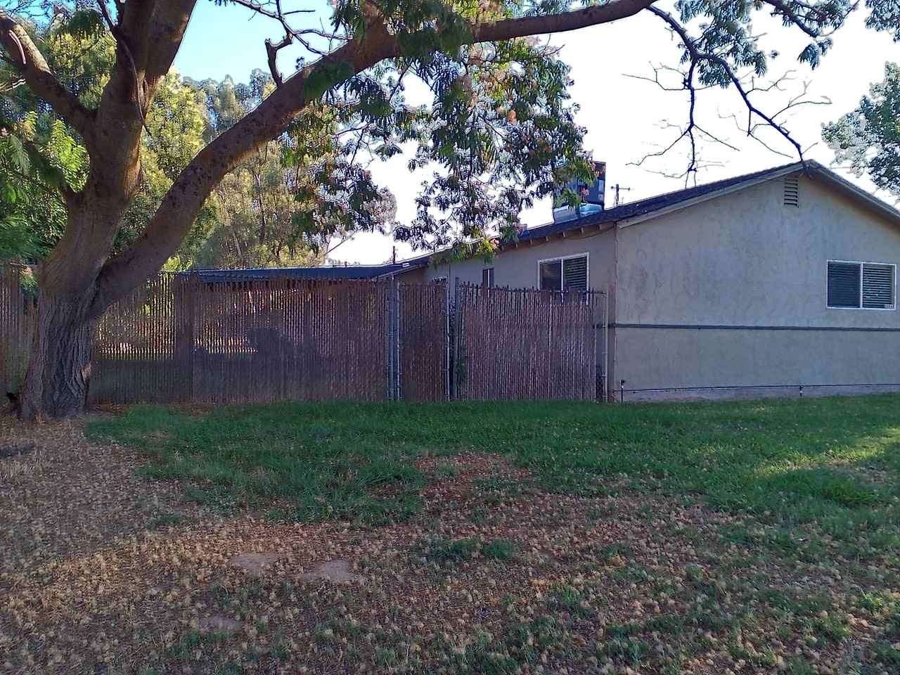 20840 Walnut St - Photo 2 of 12