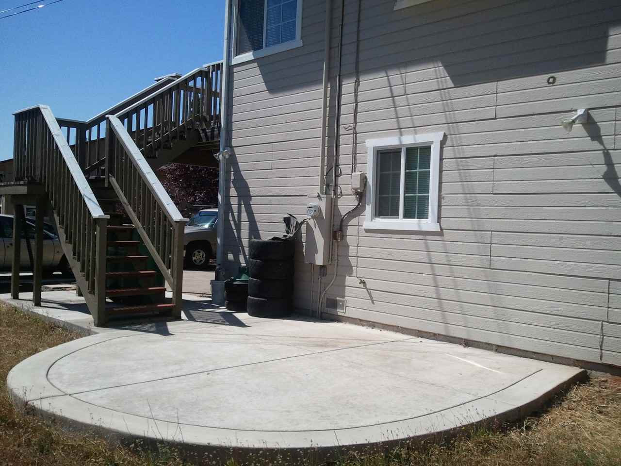 2601 Sterling Dr - Photo 3 of 3